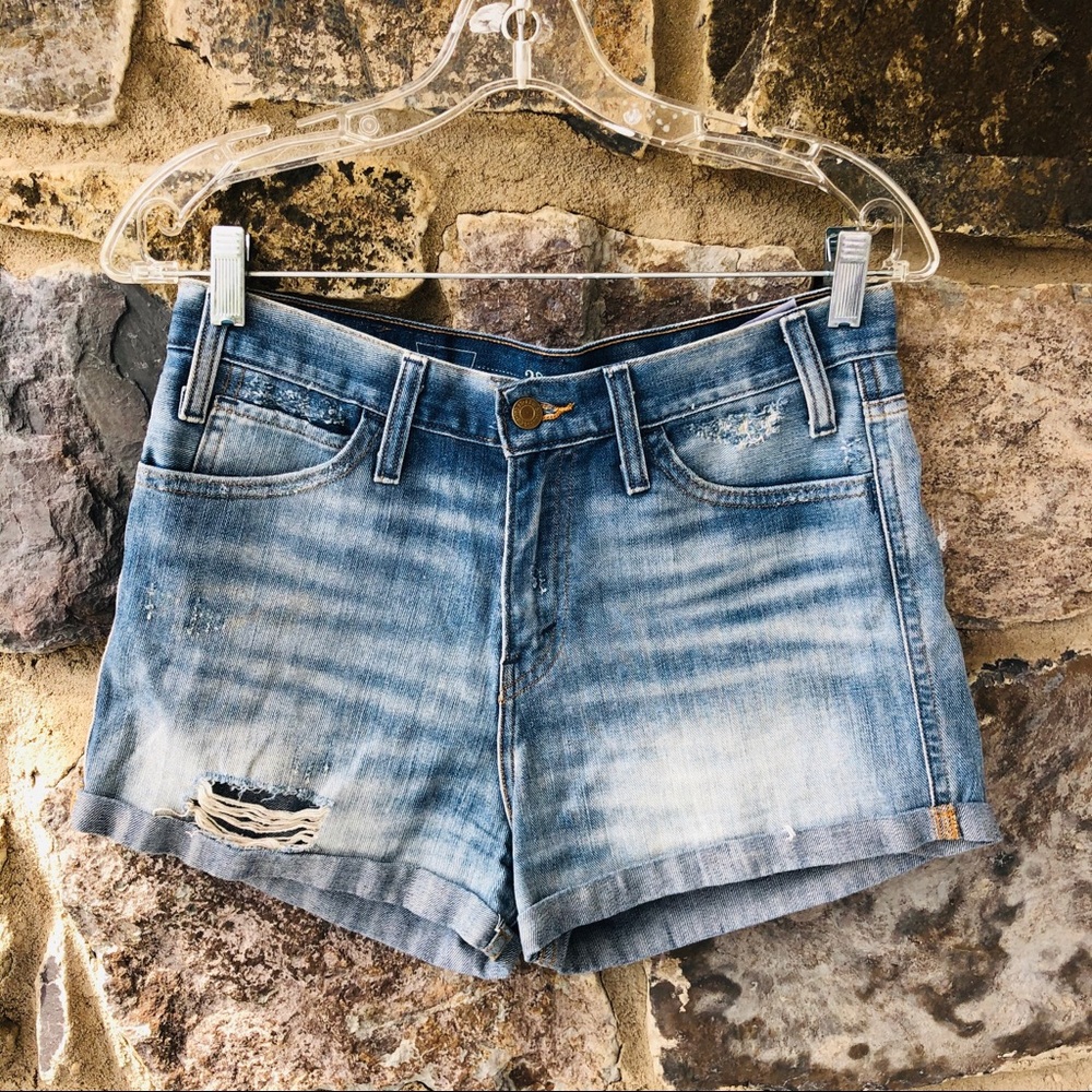 Levi orange tab distressed shorts size 28